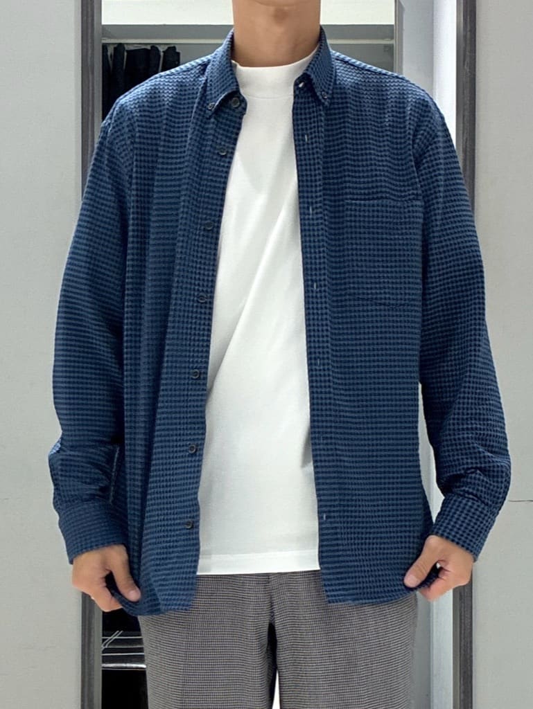 わいずみさんの「TAKEO KIKUCHI｜【抗菌防臭/シーズンレス】シアサッカーギンガムチェック ストレッチシャツ」を使ったコーディネート