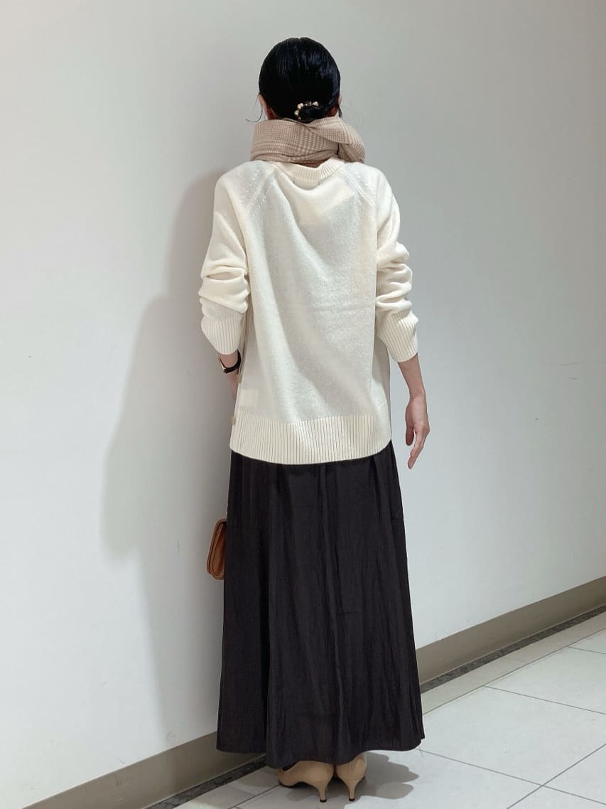 環さんの「UNTITLED｜【重ね着もおすすめ/洗える】ウールカシミヤ クルーネックニット」を使ったコーディネート