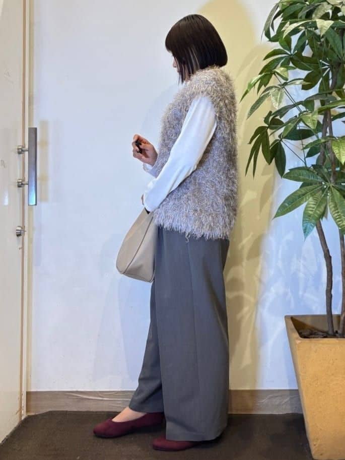 TOWAさんの「SHOO･LA･RUE｜【洗濯機可/S-LL】すっきり上品きれい見え タックワイドパンツ」を使ったコーディネート