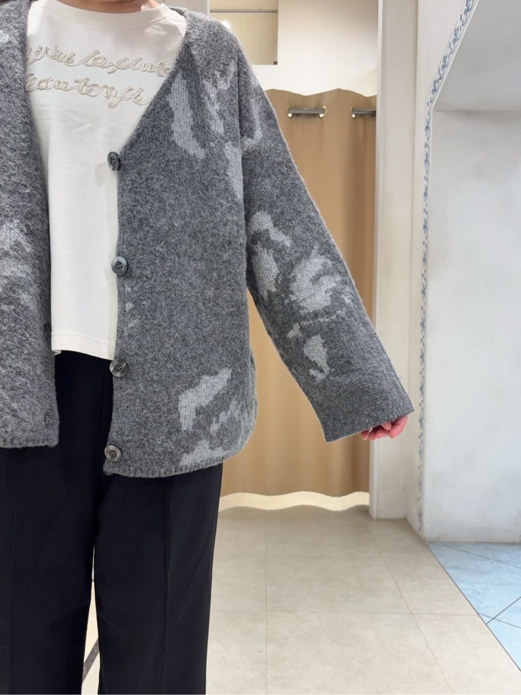 SO(R)Aさんの「SHOO･LA･RUE｜羽織るだけでスタイリングの主役に 起毛柄カーディガン」を使ったコーディネート