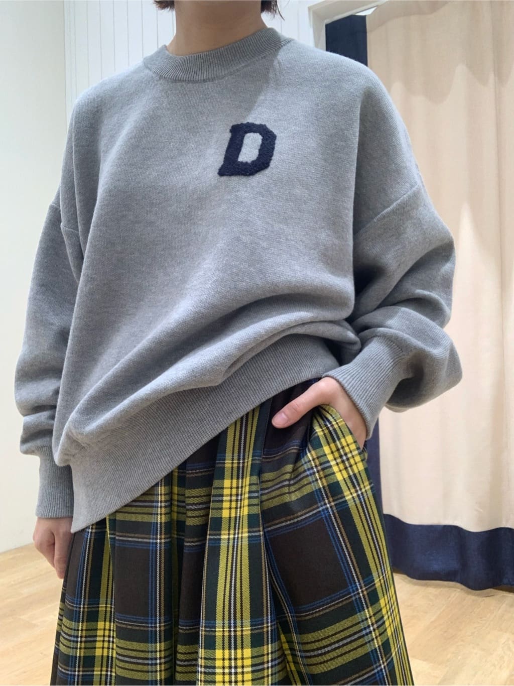 IMARIさんの「Dessin｜【洗える】Dサガラ刺繍ワッペン付きニット」を使ったコーディネート