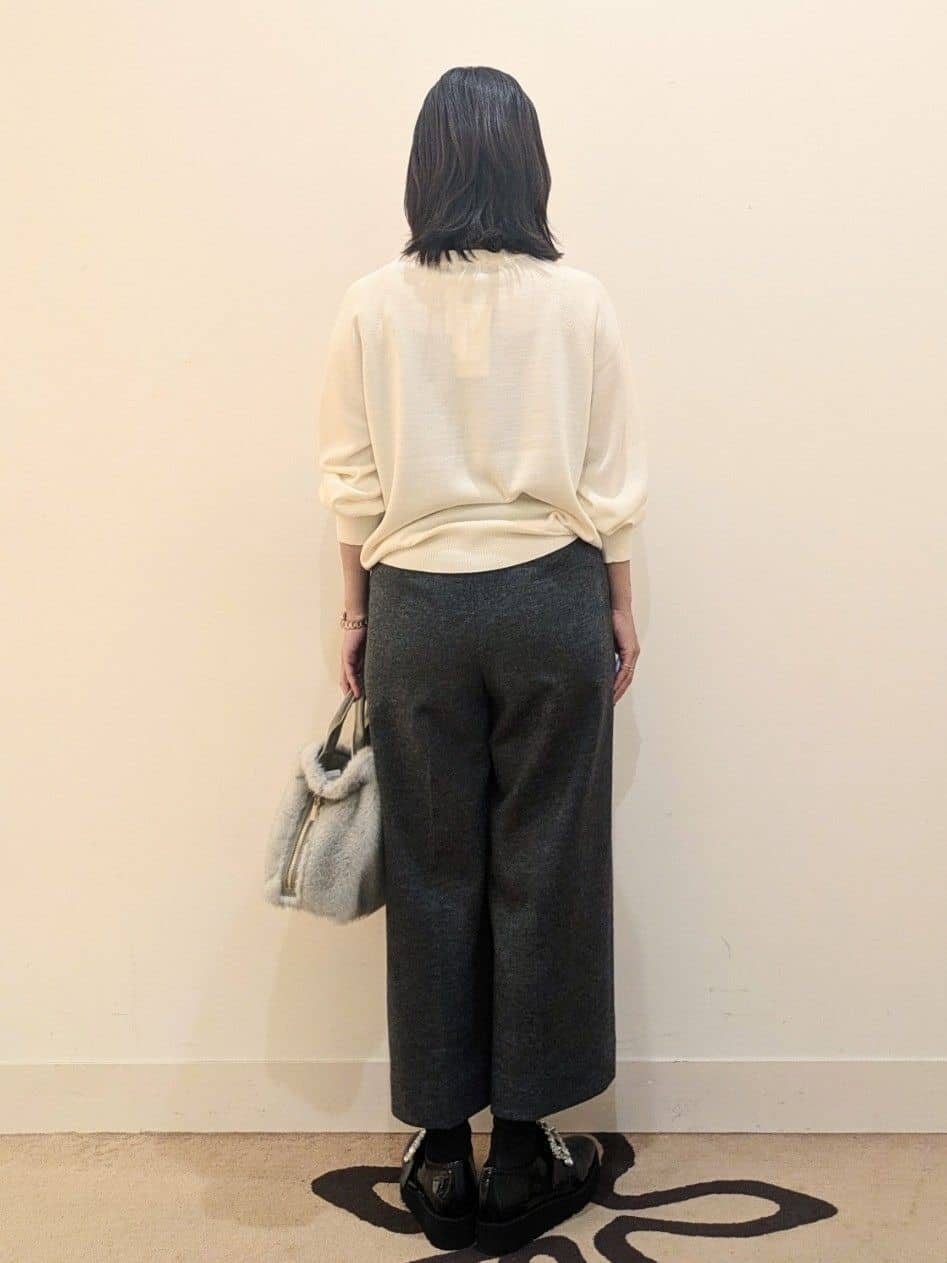 laverさんの「UNTITLED｜【8色展開／コンパクト丈】レーヨン混 コクーンニット」を使ったコーディネート