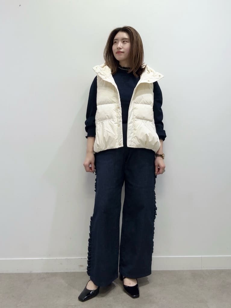 Suma Una本部スタッフさんの「SunaUna｜【COLLECTION LINE】フリルデニム」を使ったコーディネート