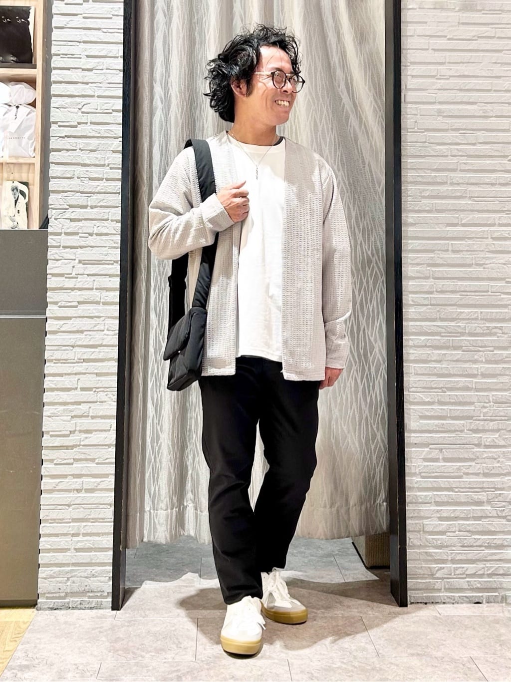 KENJI Iさんの「THE SHOP TK｜【セットでお買い得！！】長袖カーディガン＋半袖Tシャツ　洗濯機OK/吸水速乾(Tシャツのみ)」を使ったコーディネート