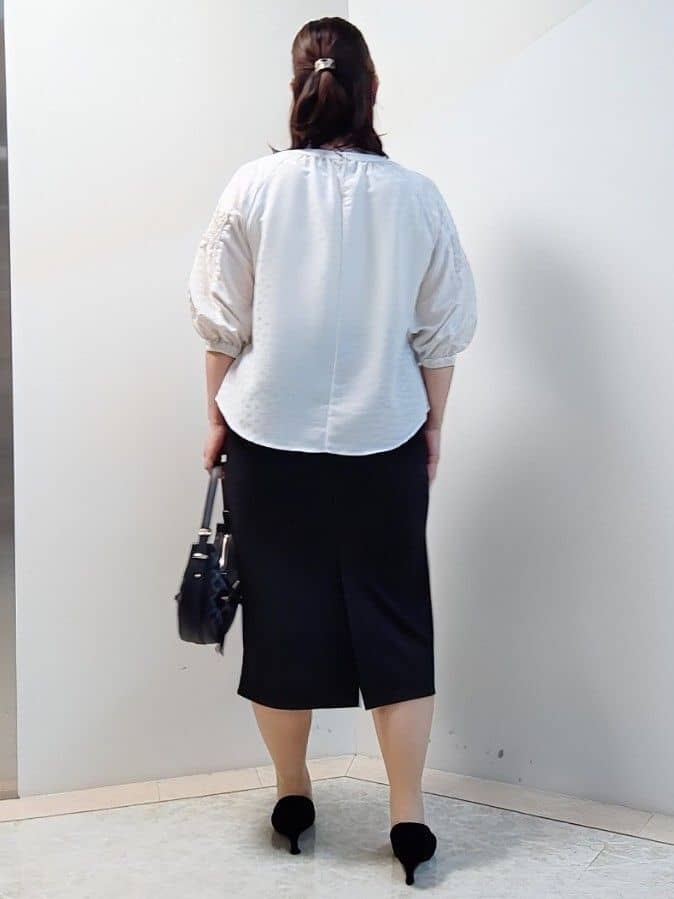 エリさんの「Reflect｜【一枚で着映える◎】レオパード風ジャカードブラウス」を使ったコーディネート