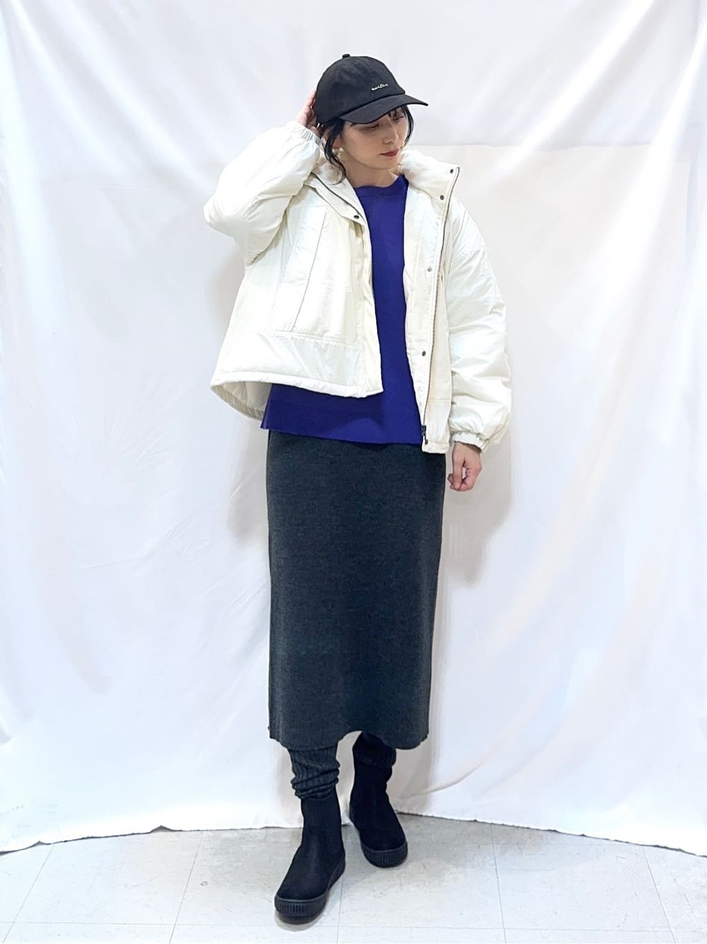 𝐇𝐢𝐫𝐨𝐦𝐢さんの「SHOO･LA･RUE｜【撥水/あったか】たっぷり着られる 中綿モンスターショートコート」を使ったコーディネート