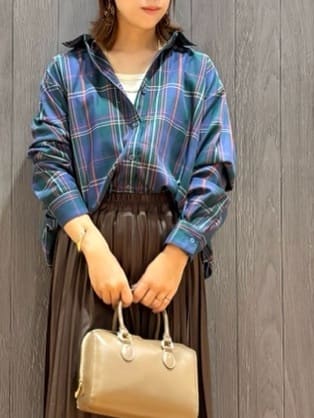 meiさんの「SHOO･LA･RUE｜【洗濯機可/S-LL】程よい抜け感 大人のチェックシャツ」を使ったコーディネート
