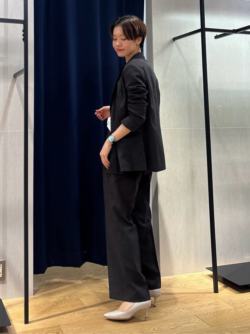 kanaeさんの「INDIVI｜【洗える／セットアップ可能】凹凸ストレッチ素材ストレートパンツ」を使ったコーディネート