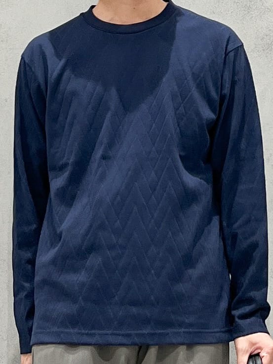 SHI-MAさんの「THE SHOP TK｜リンクスジオメトリック長袖Tシャツ【サスティナブル素材使用/洗濯機OK】」を使ったコーディネート