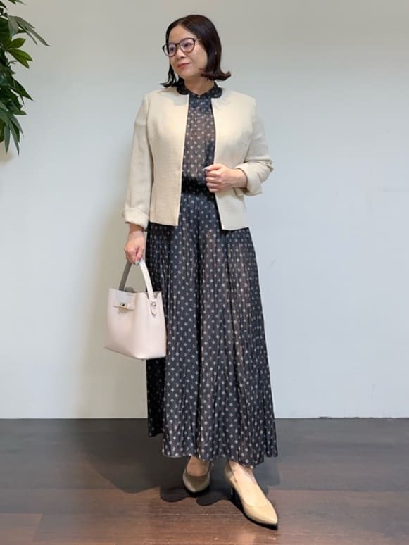 Asamiさんの「UNTITLED｜【セットアップ可/リラクシー/通勤】スクエアジオメ柄ブラウス」を使ったコーディネート