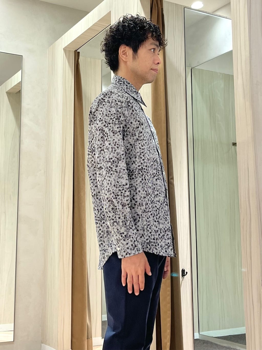 URAさんの「TAKEO KIKUCHI｜【Made in JAPAN】播州織 ヘリンボン ストレート パンツ」を使ったコーディネート