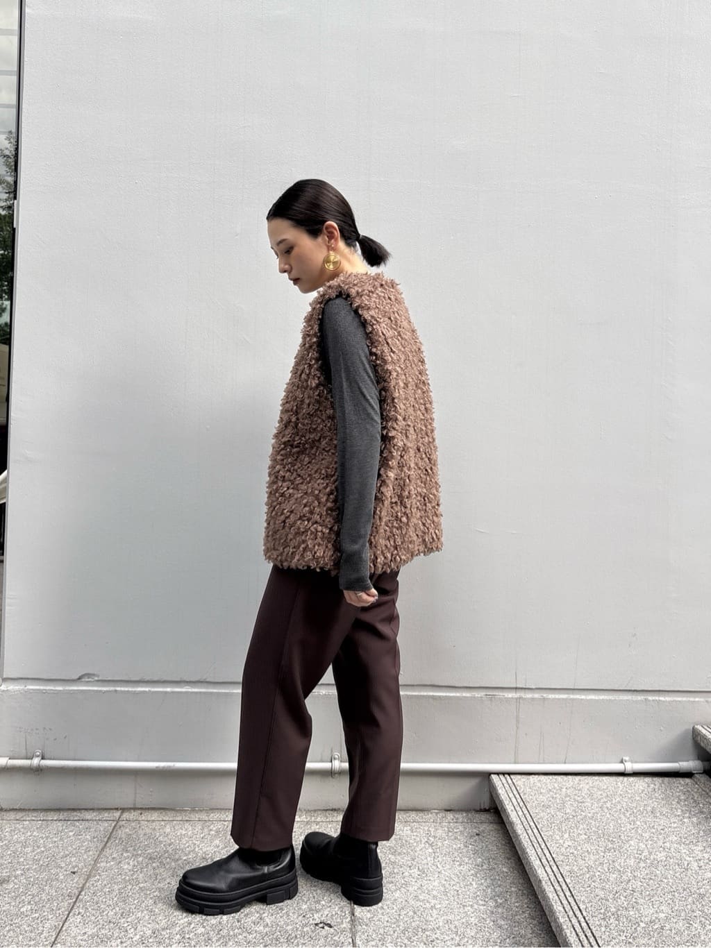 ayanoさんの「INDIVI｜Comfy SET UP｜イージーテーパードパンツ【セットアップ対応／通勤/カセット服】」を使ったコーディネート