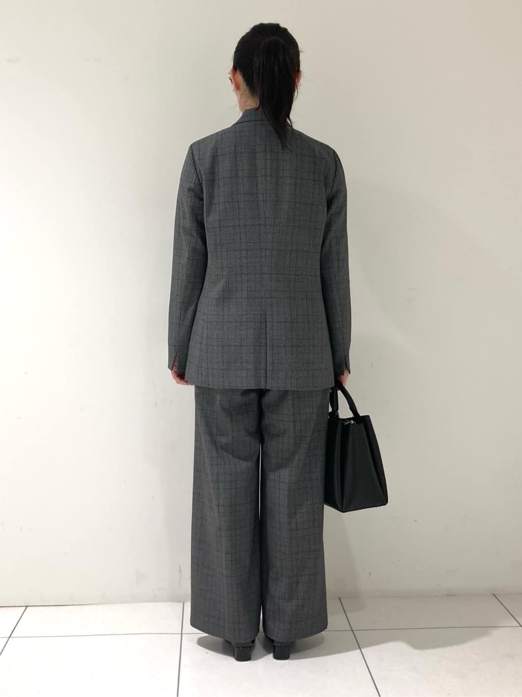 momokoさんの「INDIVI｜【洗える／オンオフ】チェック柄ダブルジャケット」を使ったコーディネート