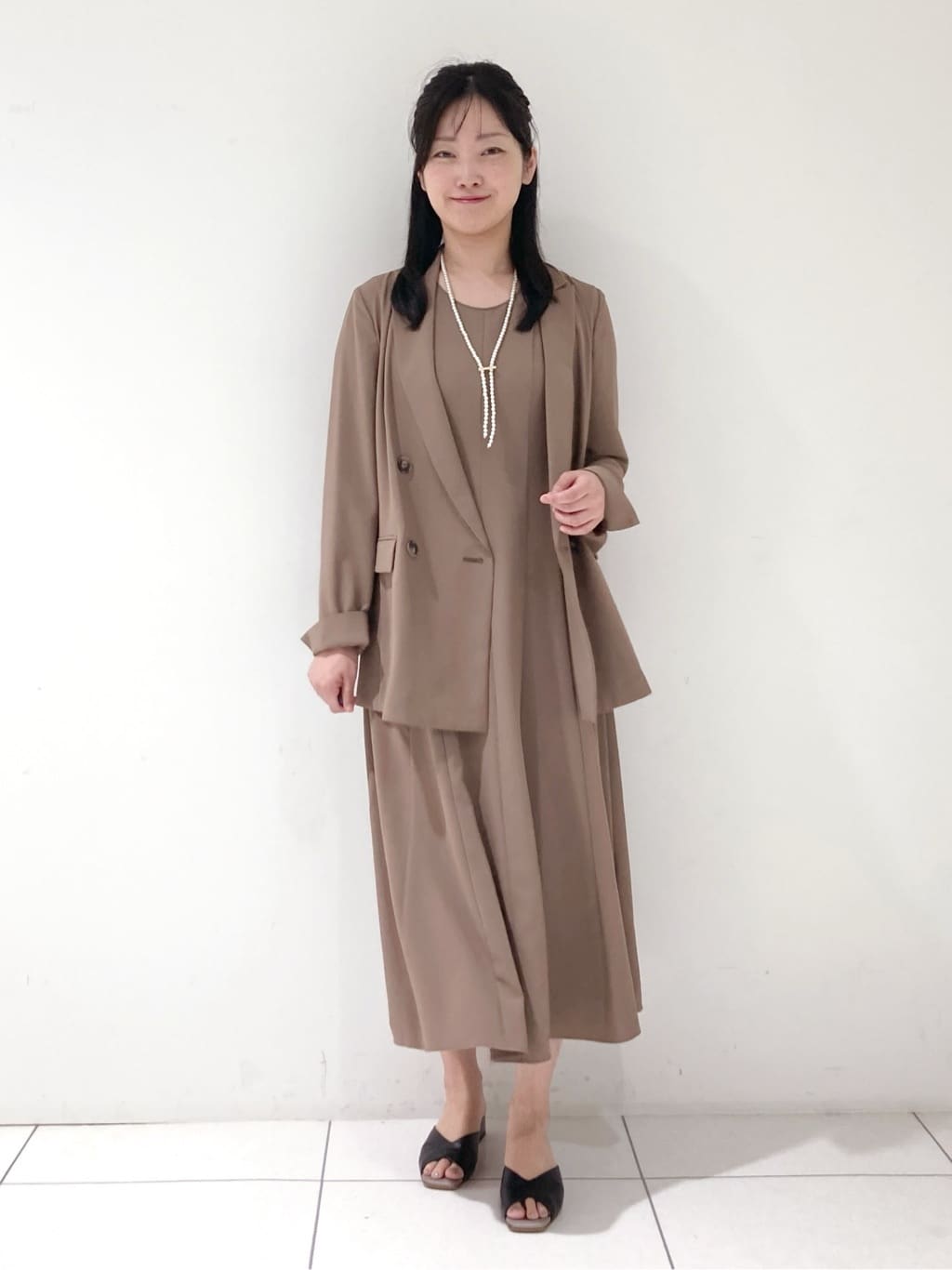 momokoさんの「INDIVI｜【軽く羽織れる！】ダブルジャケット」を使ったコーディネート