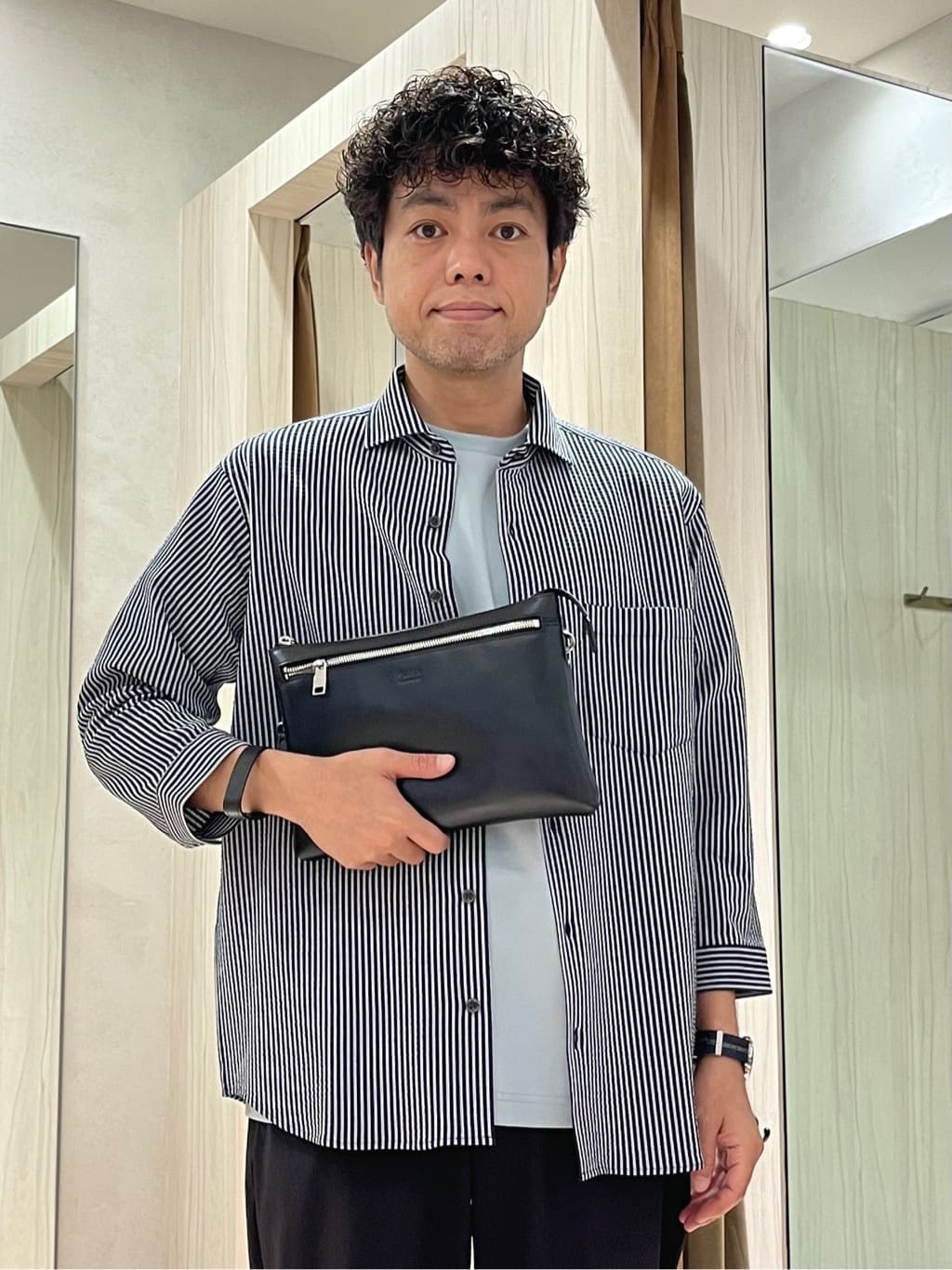 URAさんの「TAKEO KIKUCHI｜【3Dナイロンストレッチ】スリムイージーパンツ」を使ったコーディネート
