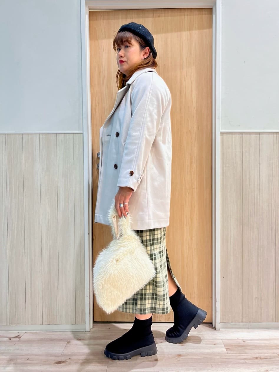 TUMU-TUMUさんの「SHOO･LA･RUE｜【S-LL】ほんのりラメで女性らしい ベロアモールモックネックニット」を使ったコーディネート