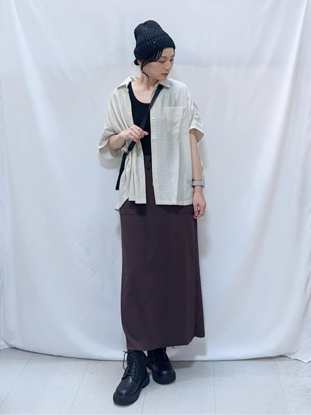 𝐇𝐢𝐫𝐨𝐦𝐢さんの「SHOO･LA･RUE｜【洗える/S-LL/5分袖】1枚でも羽織としても。さらさらドレープシャツ」を使ったコーディネート