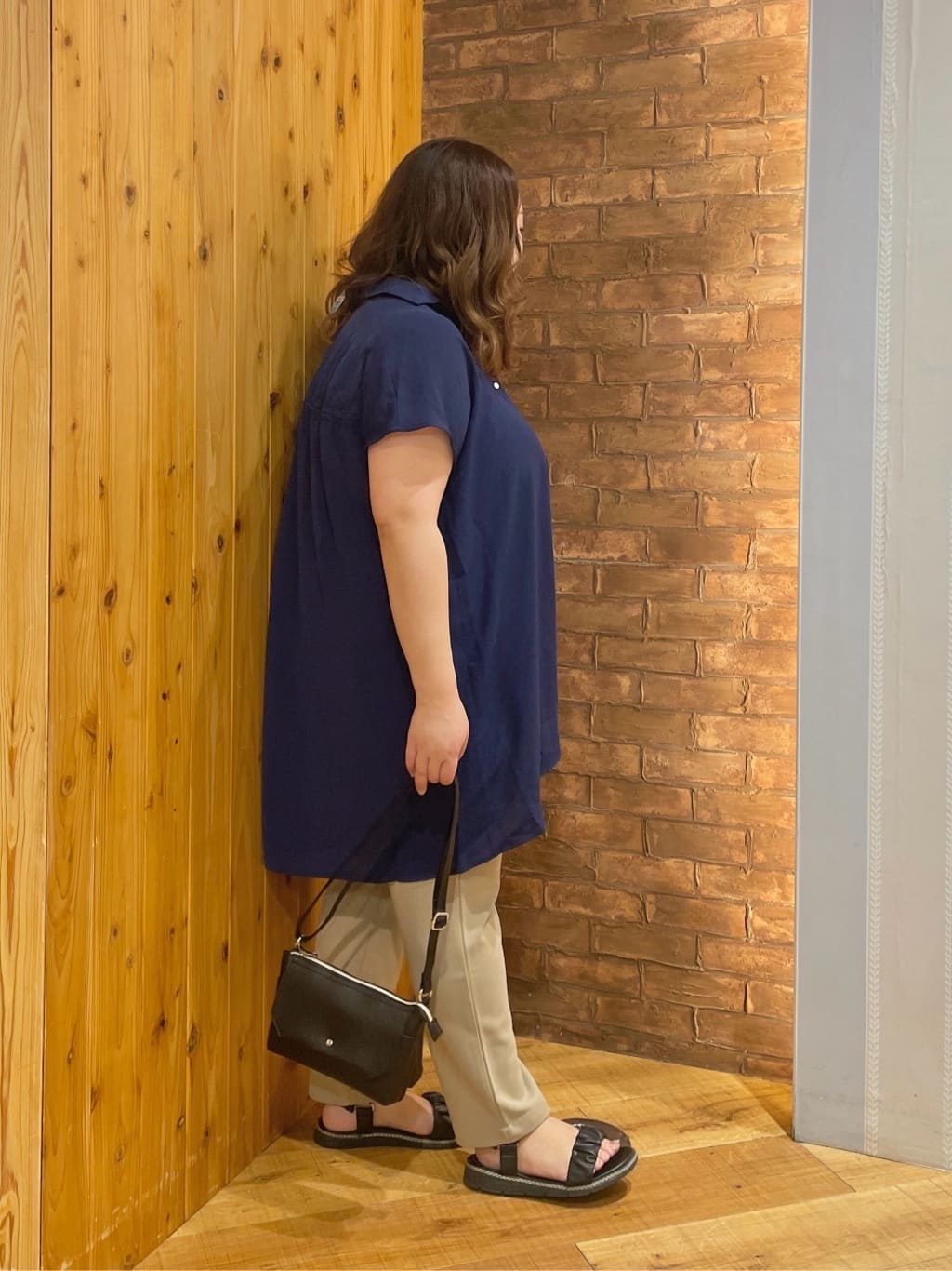 Risaさんの「SHOO･LA･RUE｜【S-LL/体型カバー】さらりとしたタッチが心地よい バックギャザーブラウス」を使ったコーディネート