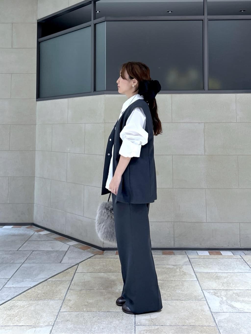 よねさんの「INDIVI｜【セットアップ対応】ウーステッドライクジレジャケット」を使ったコーディネート