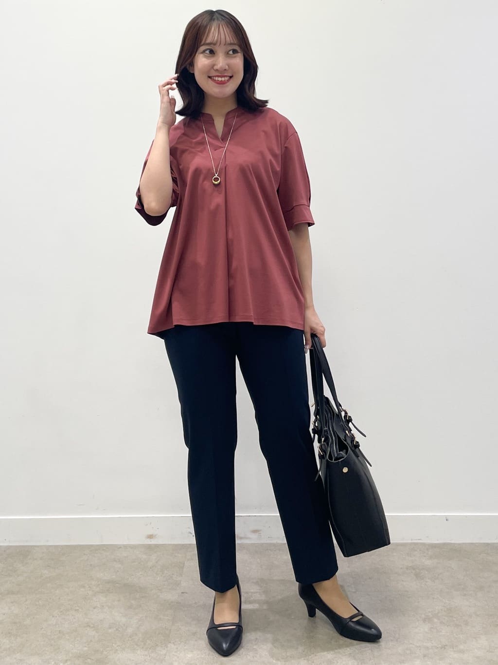 yukariさんの「Reflect｜【すっきり見え！長め丈／マシンウォッシュ可】スキッパーネックジャージトップス」を使ったコーディネート