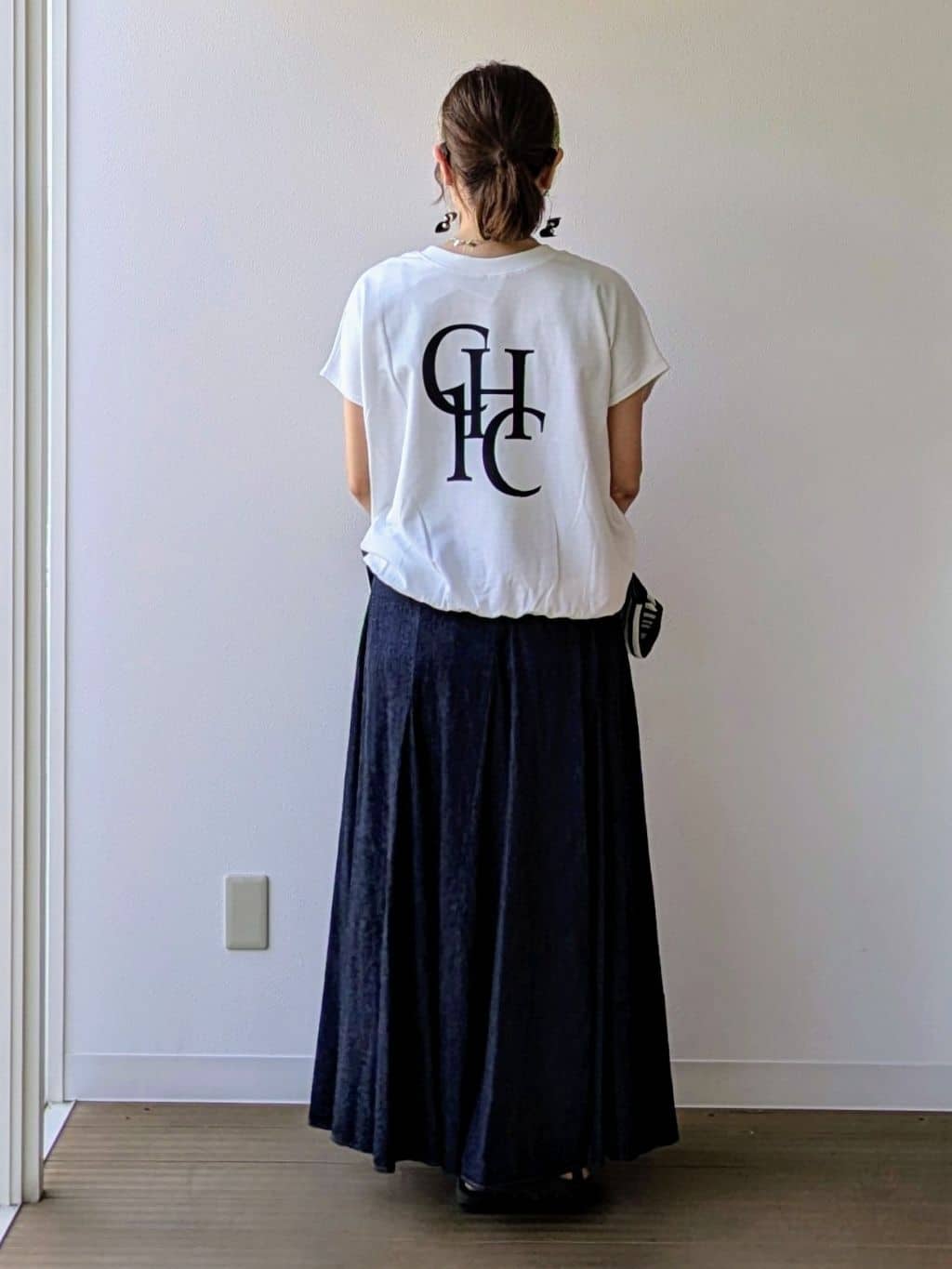 なみきさんの「UNTITLED｜【CHIGNON】別注 ミニ裏毛フレンチスリーブプルオーバー」を使ったコーディネート
