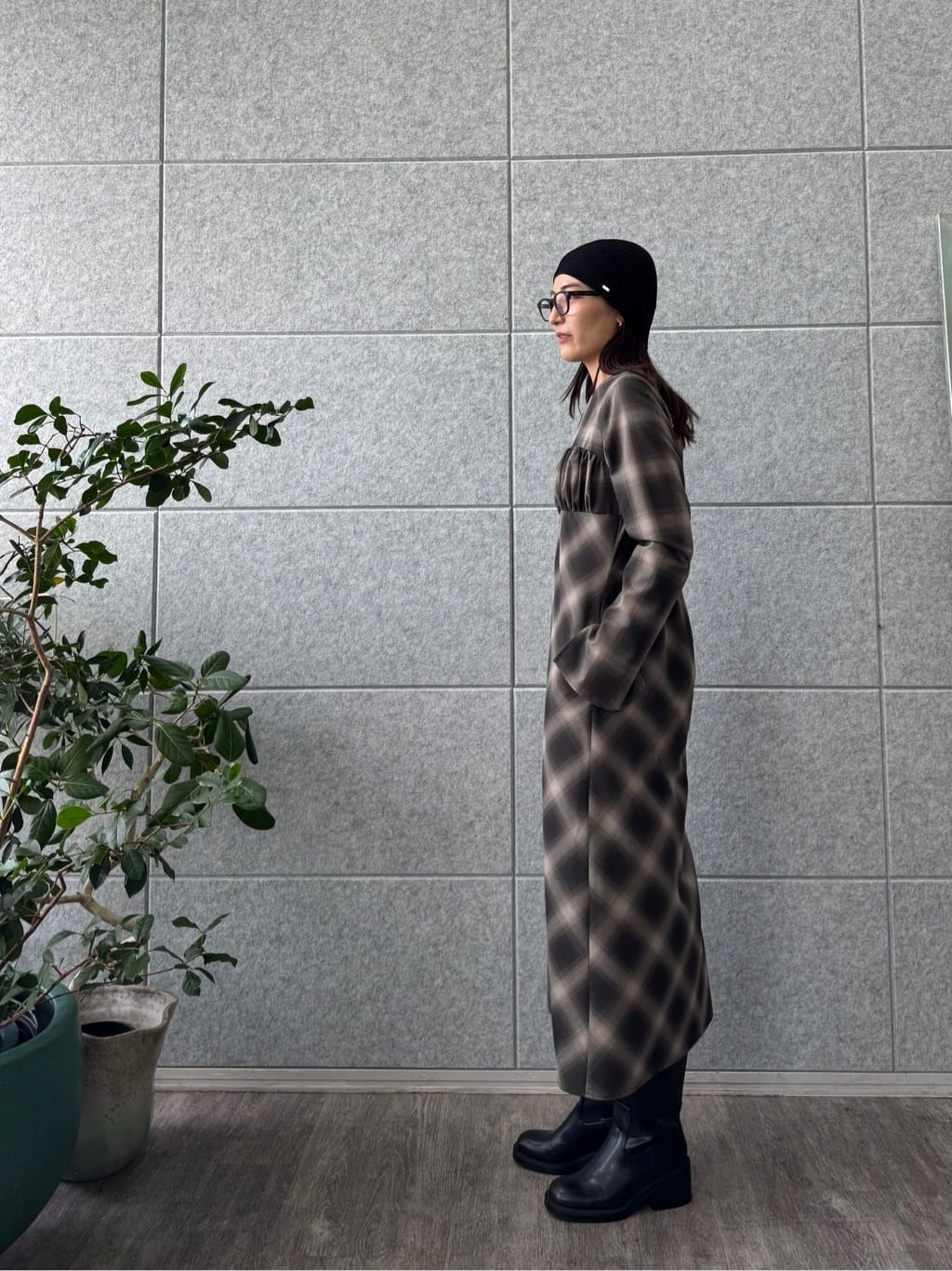 uchi__yamaさんの「CODE A｜shadow check femi dress」を使ったコーディネート