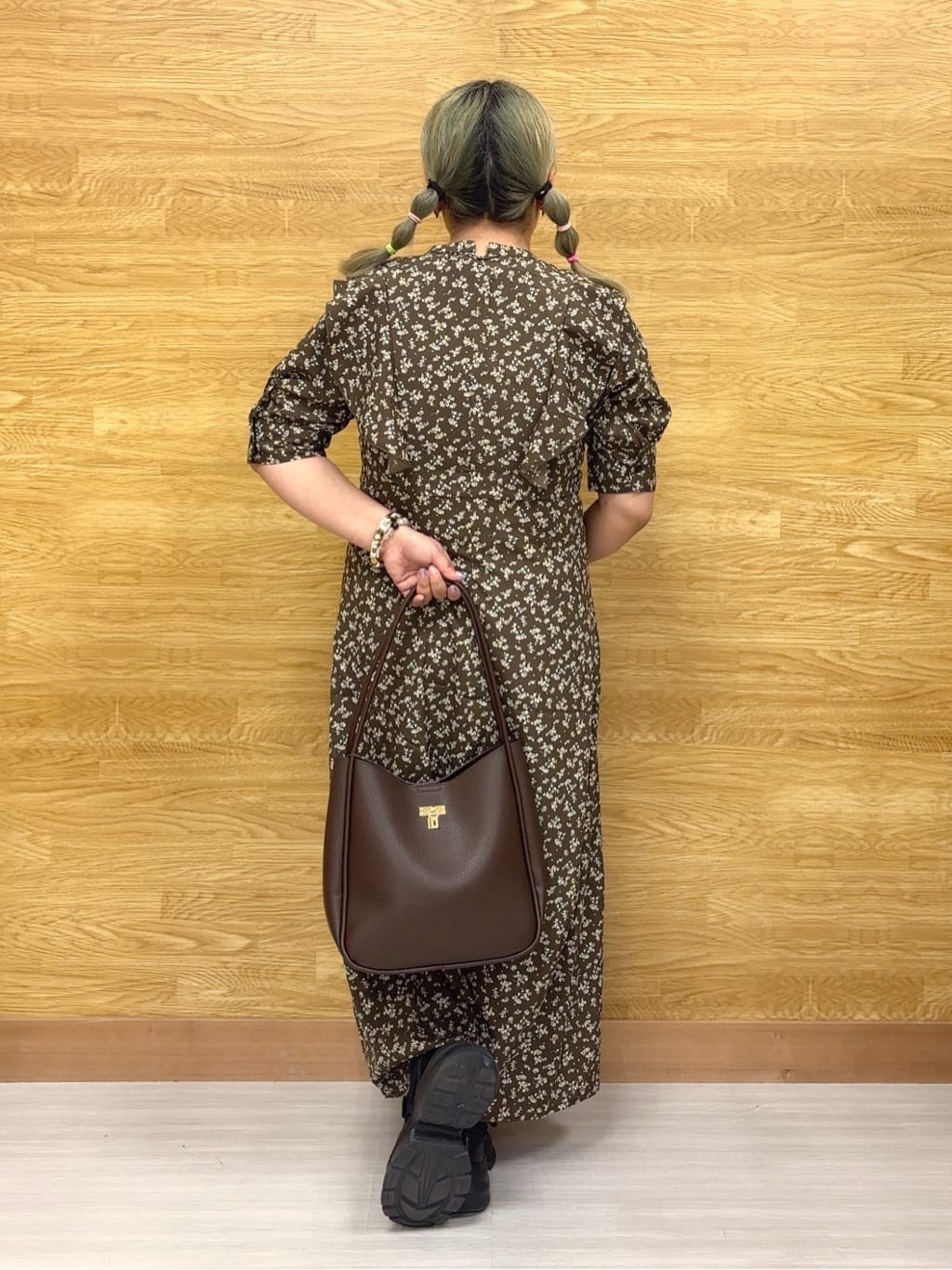 ぁむさんの「SHOO･LA･RUE｜【S-LL】クラシカルな 花柄ワンピース」を使ったコーディネート