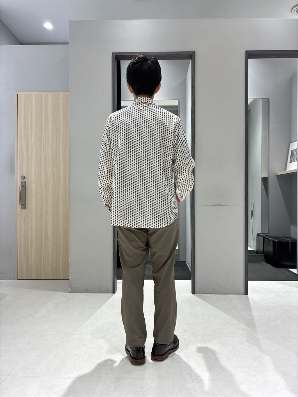 わいずみさんの「TAKEO KIKUCHI｜ボーラーハット柄 長袖シャツ」を使ったコーディネート