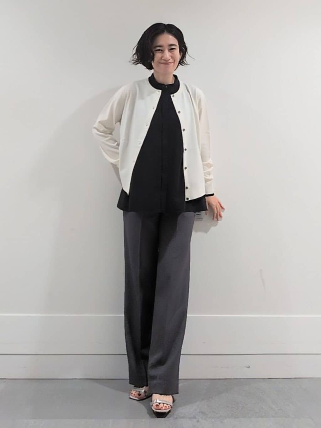 ミズタさんの「UNTITLED｜【アンサンブル可/薄手】ベーシッククルーネックカーディガン」を使ったコーディネート