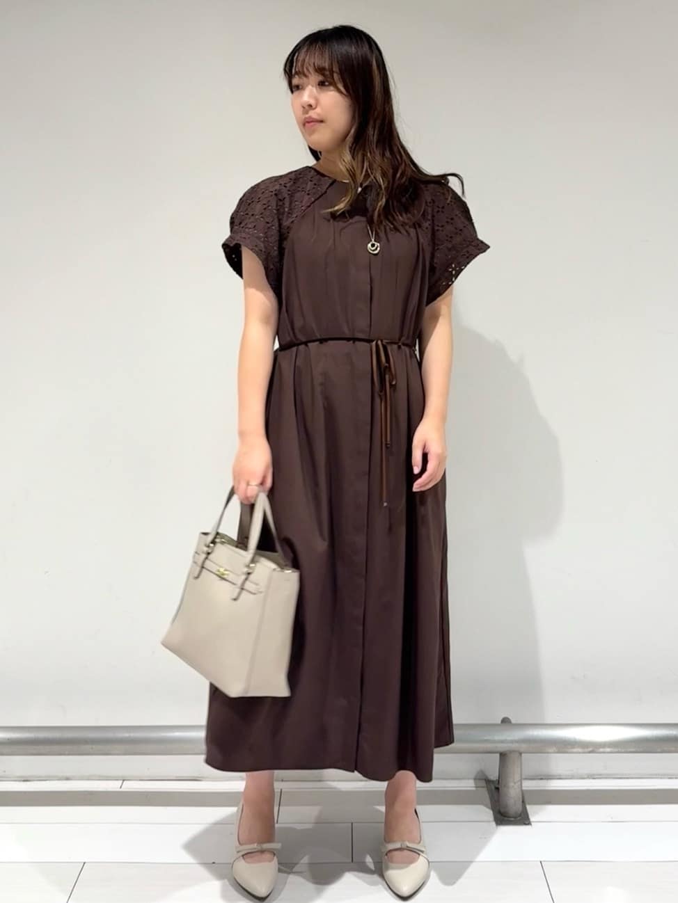 Azusaさんの「Reflect｜カットワークレーススリーブワンピース」を使ったコーディネート