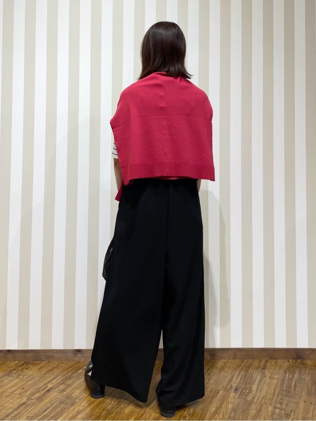 SAOさんの「SHOO･LA･RUE｜【S-LL】女性らしさ漂うハートネック テレコ5分袖トップス」を使ったコーディネート