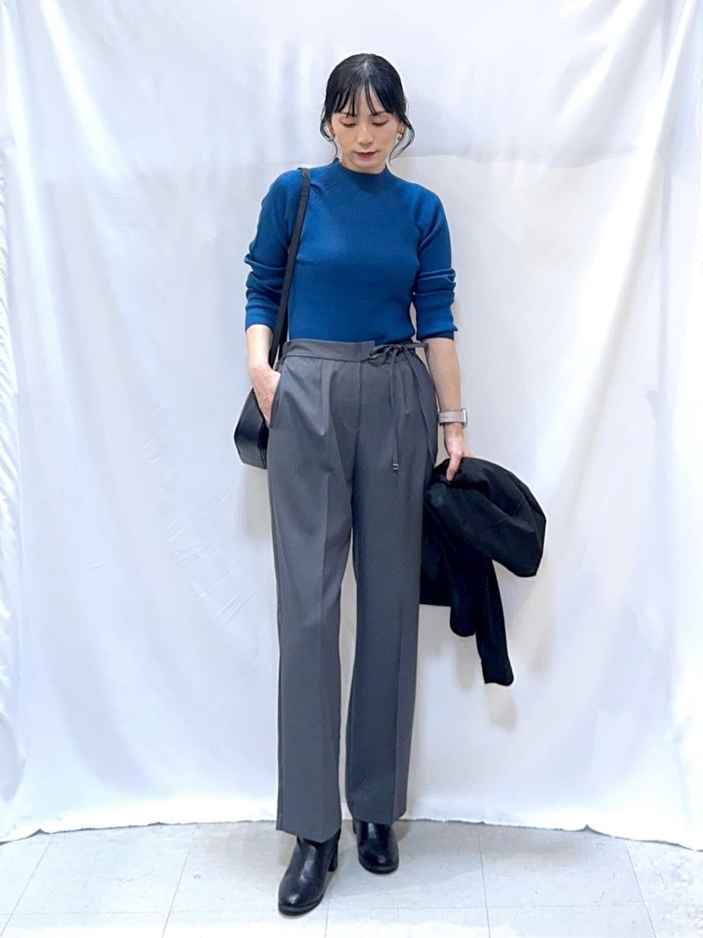 𝐇𝐢𝐫𝐨𝐦𝐢さんの「SHOO･LA･RUE｜【S-LL】ウエストリボンがアクセント ゆったりテーパードパンツ」を使ったコーディネート