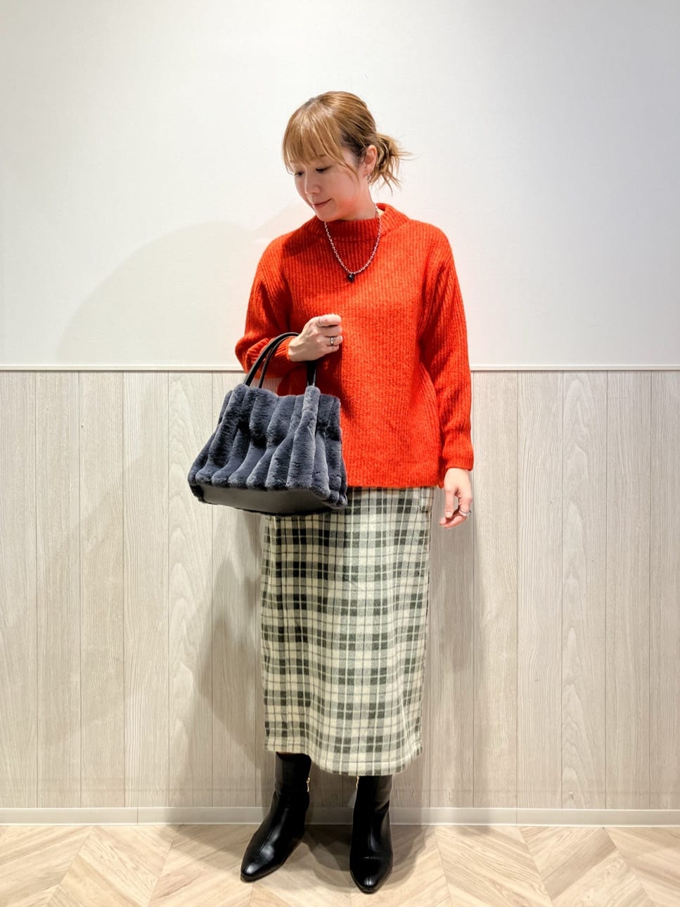 shokoさんの「SHOO･LA･RUE｜【S-LL/あったか】大人レディな着こなしに シャギーチェックスカート」を使ったコーディネート