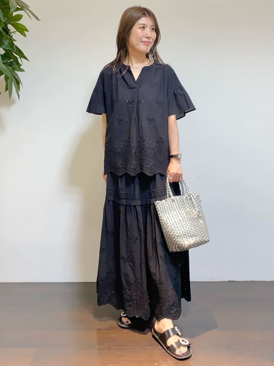 tomoさんの「UNTITLED｜シャイニービーズネックレス」を使ったコーディネート