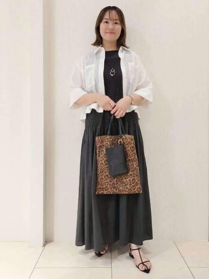 naokoさんの「UNTITLED｜【前開き/洗える】ショート丈シアーシャツ」を使ったコーディネート