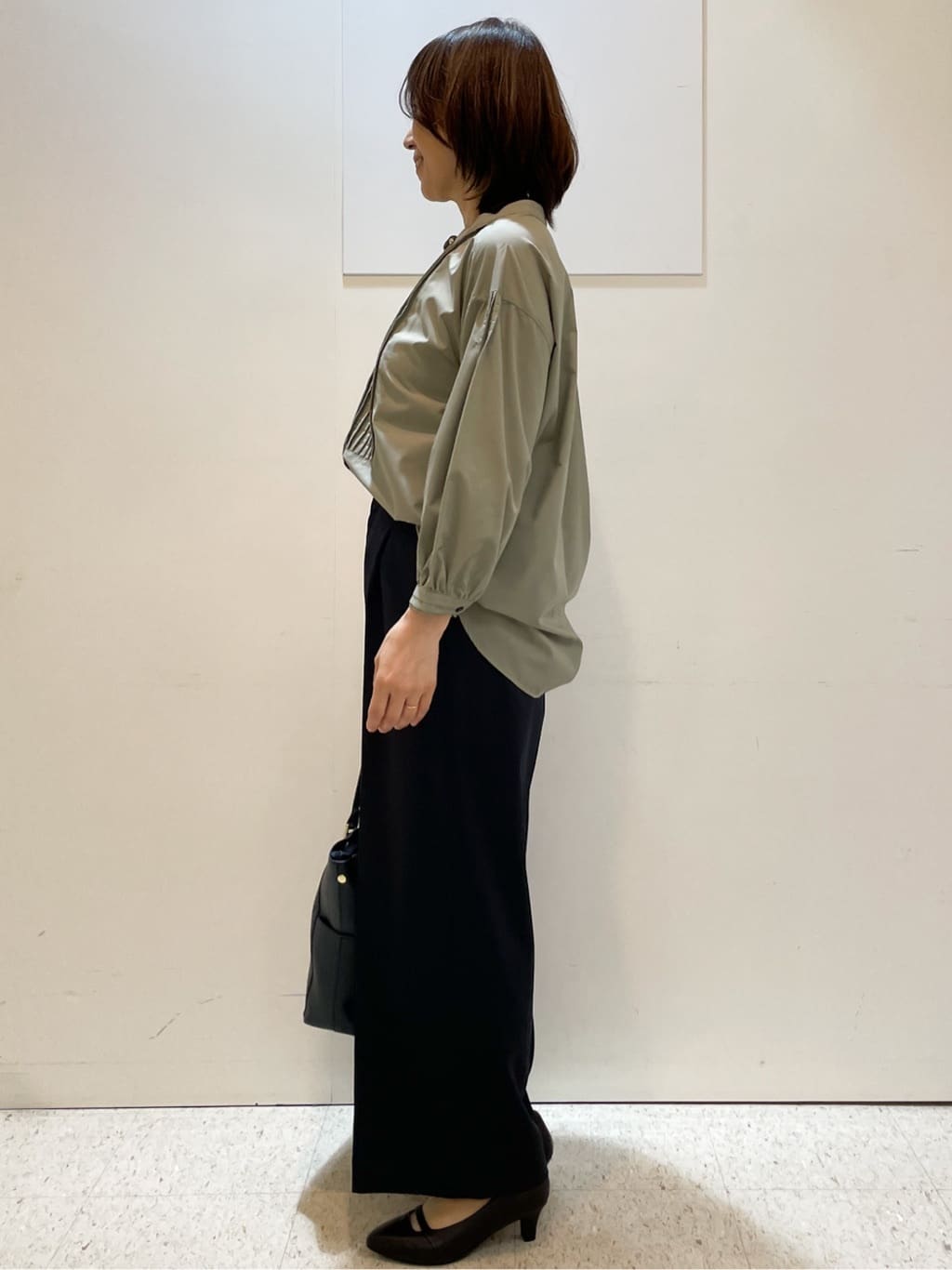 めいさんの「Reflect｜【程よいゆとり感／体型カバー】ピンタックデザインシャンブレーブラウス」を使ったコーディネート