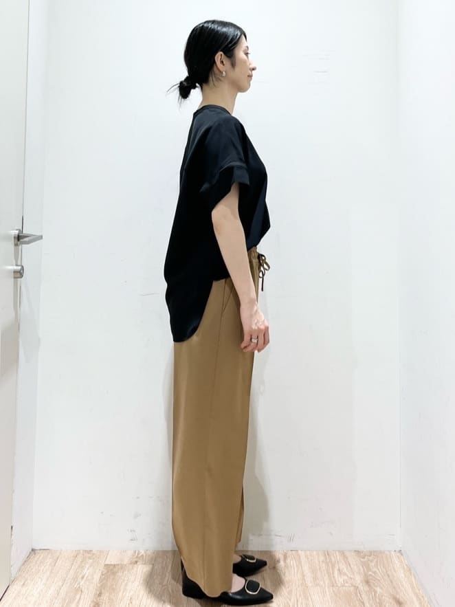 momokoさんの「OPAQUE.CLIP｜《5色展開／SS-LLサイズ》スキッパー金ボタンブラウス／セットアップ対応【防シワ／ストレッチ／洗濯」を使ったコーディネート