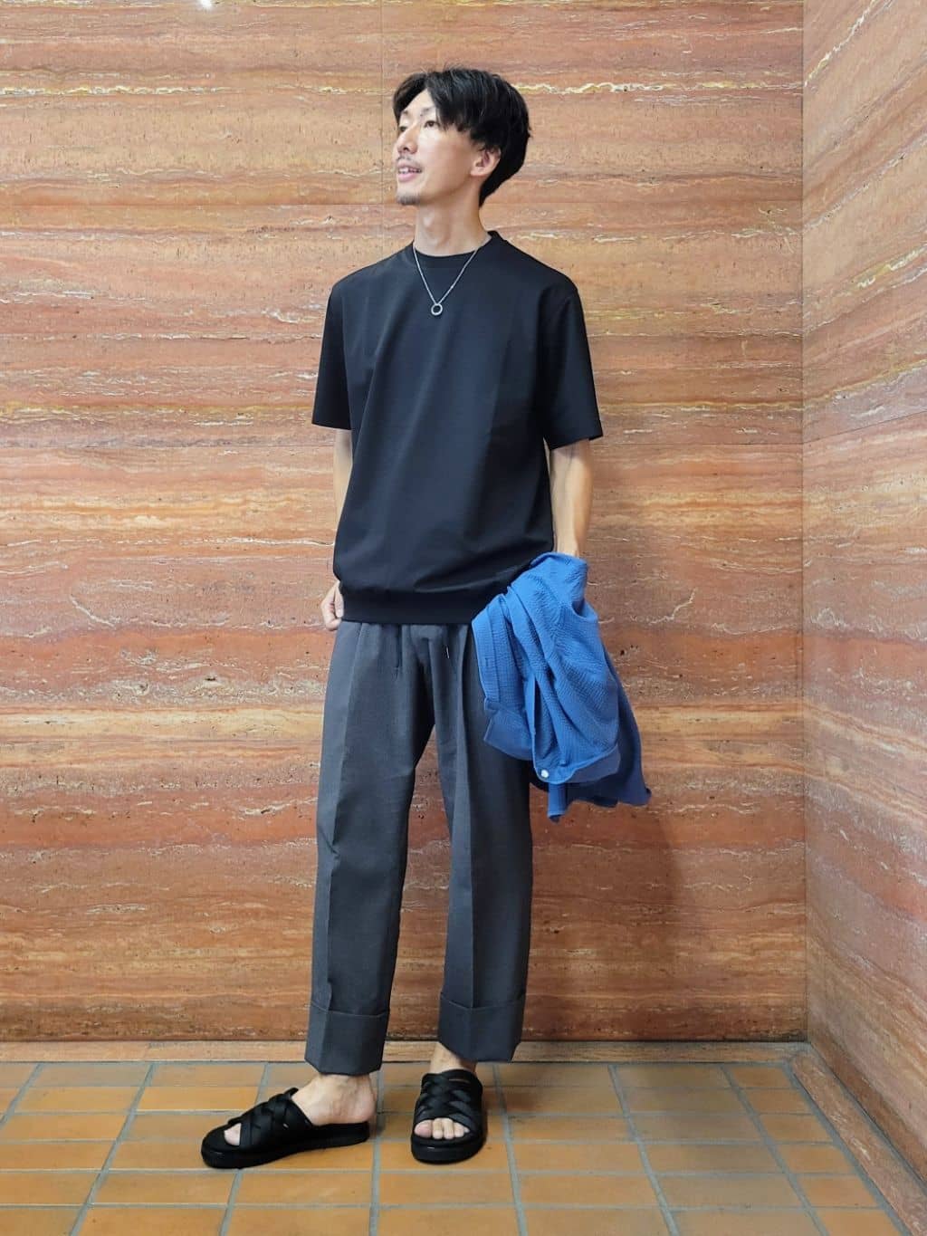 piroyaさんの「TAKEO KIKUCHI｜【抗菌防臭／5サイズ展開】ハイゲージポンチ Tシャツ」を使ったコーディネート
