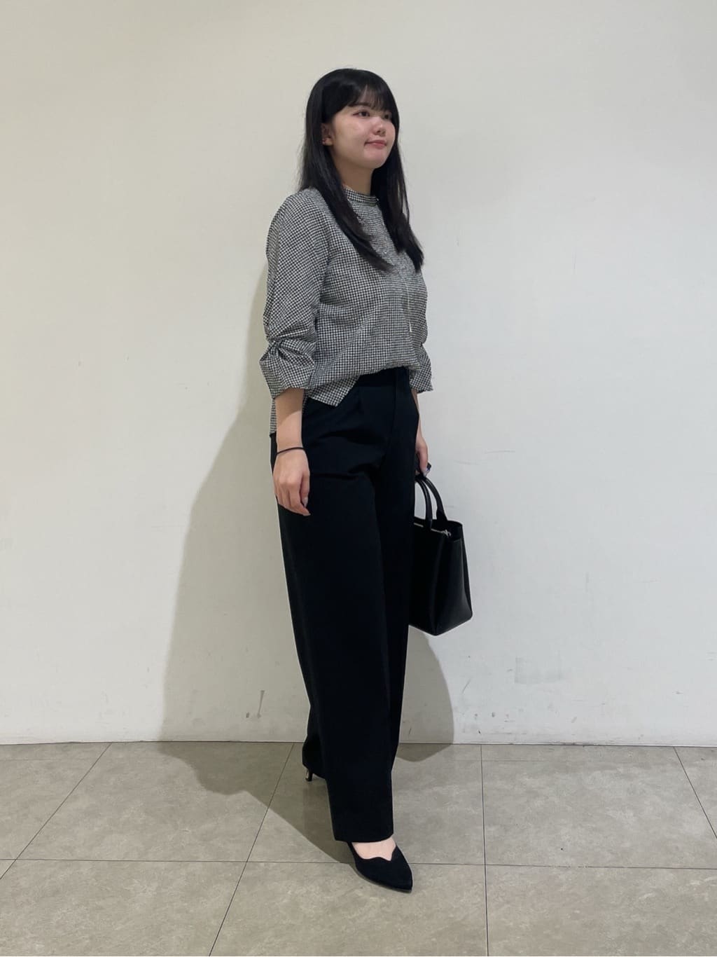 emikaさんの「INDIVI｜【褒められパンツ】ワンタックワイドパンツ」を使ったコーディネート