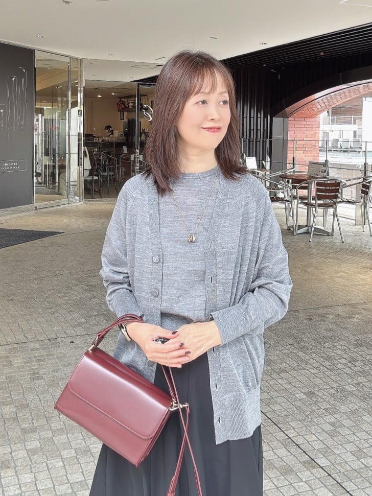 makiさんの「UNTITLED｜【アンサンブル可/洗える/Vネック】ウールシルクカーディガン」を使ったコーディネート