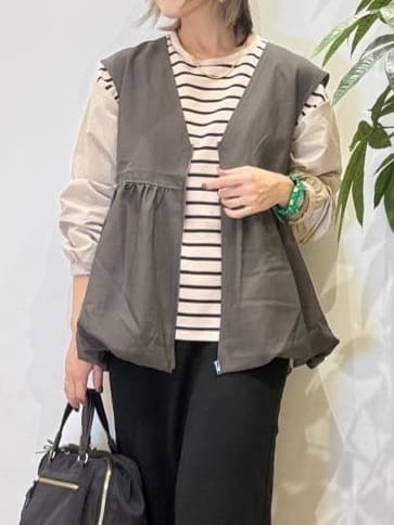 misakiさんの「SHOO･LA･RUE｜【S-LL】美シルエット 裾バルーンシルエットジレ」を使ったコーディネート