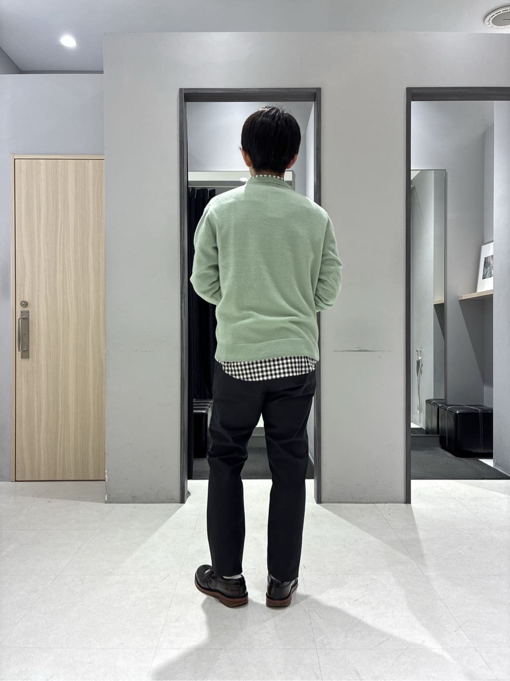 わいずみさんの「TAKEO KIKUCHI｜【Air Palette Knit】ワンポイント カラーニット プルオーバー」を使ったコーディネート