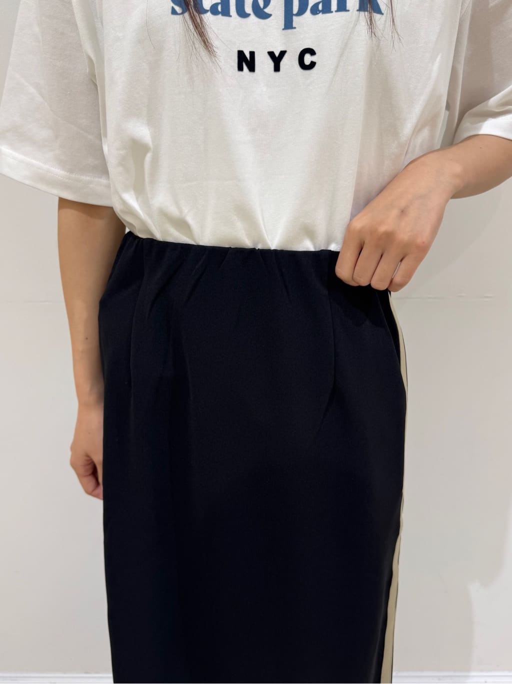 haruさんの「Dessin｜【洗える】オーガニックコットンロゴTシャツ」を使ったコーディネート