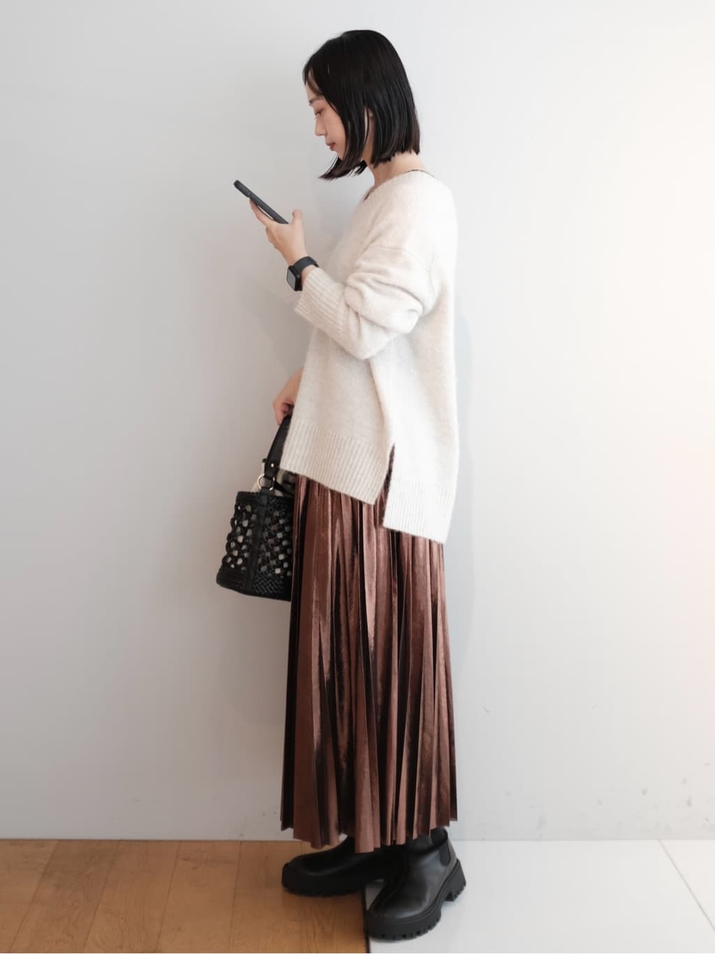 Kishimotoさんの「DRESSTERIOR｜◆【洗える/ストレッチ性/オンオフ】箔プリントプリーツスカート」を使ったコーディネート