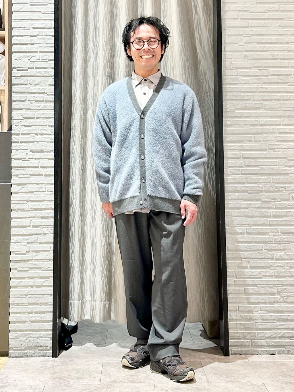 KENJI Iさんの「THE SHOP TK｜配色シャギーニットカーディガン ユニセックスでおすすめ！」を使ったコーディネート