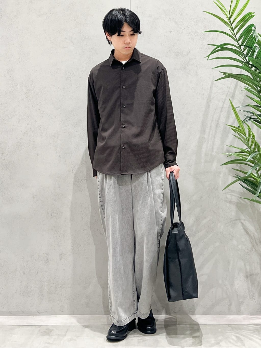 SHI-MAさんの「THE SHOP TK｜リンクスジャカード長袖Tシャツ【サスティナブル素材使用/洗濯機OK】」を使ったコーディネート