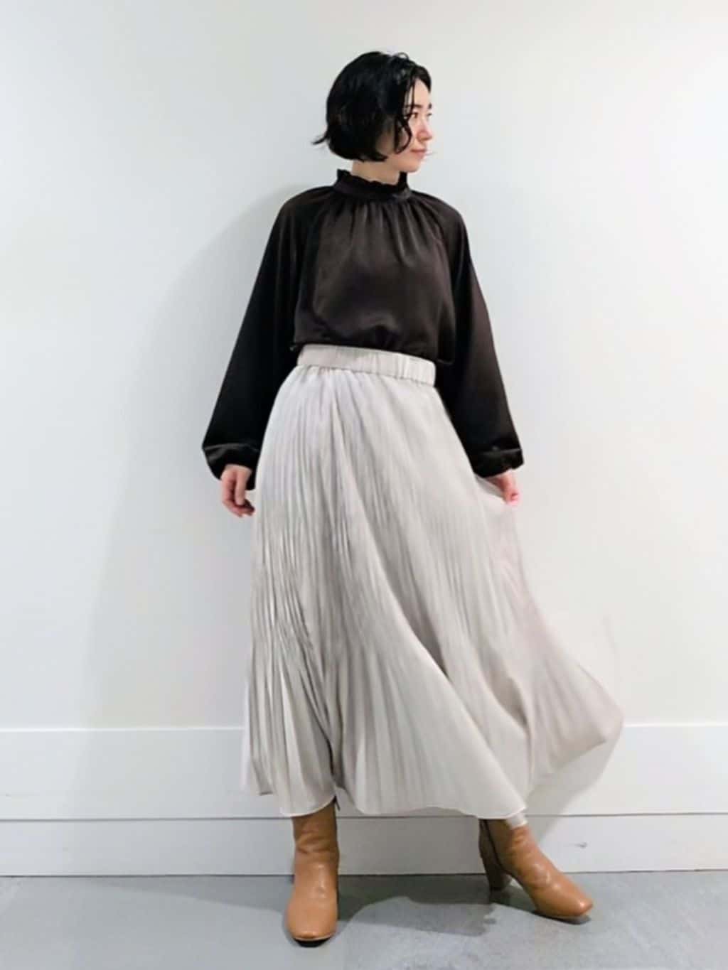 ミズタさんの「UNTITLED｜【アンサンブル可/洗える/ボタンなし】シルクウールカシミヤ 着流しカーディガン」を使ったコーディネート