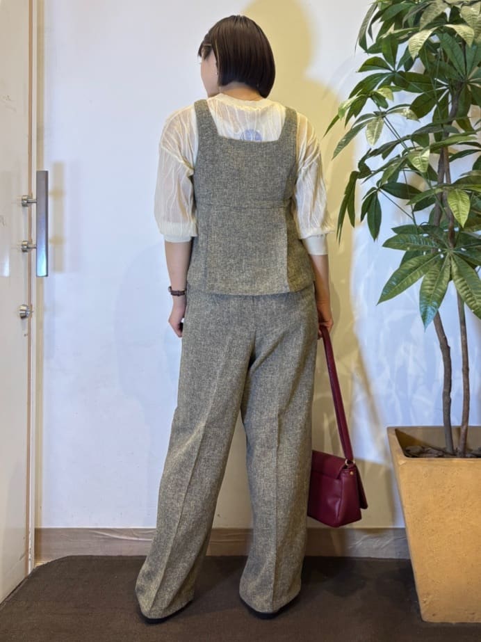 TOWAさんの「SHOO･LA･RUE｜【2点セット】着るだけで決まる クラシカルなツイード調セットアップ」を使ったコーディネート