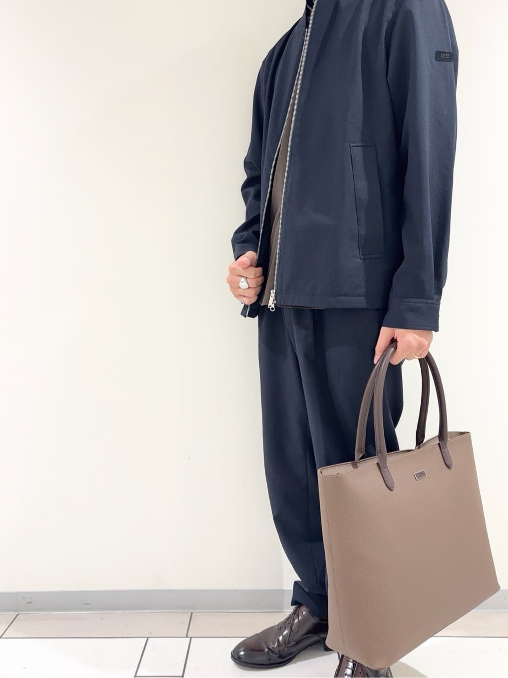 及川さんの「TAKEO KIKUCHI｜【COOL CITY WEAR】ストライプジャージ ボタンダウンシャツ /接触冷感」を使ったコーディネート