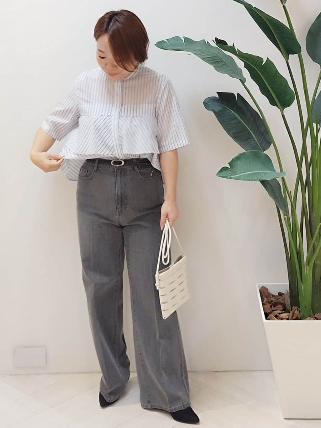 s u g iさんの「UNTITLED｜【グレー/ブルー/ジーンズ】ソフトワイドデニムパンツ」を使ったコーディネート